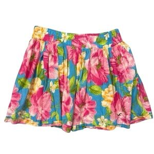 Hollister Floral Skater Skirt – Size M